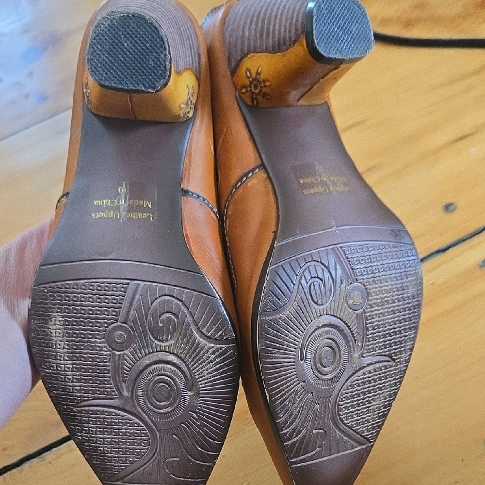 Women's Tan and Black Embroidered Shoes - Picture 6 of 6